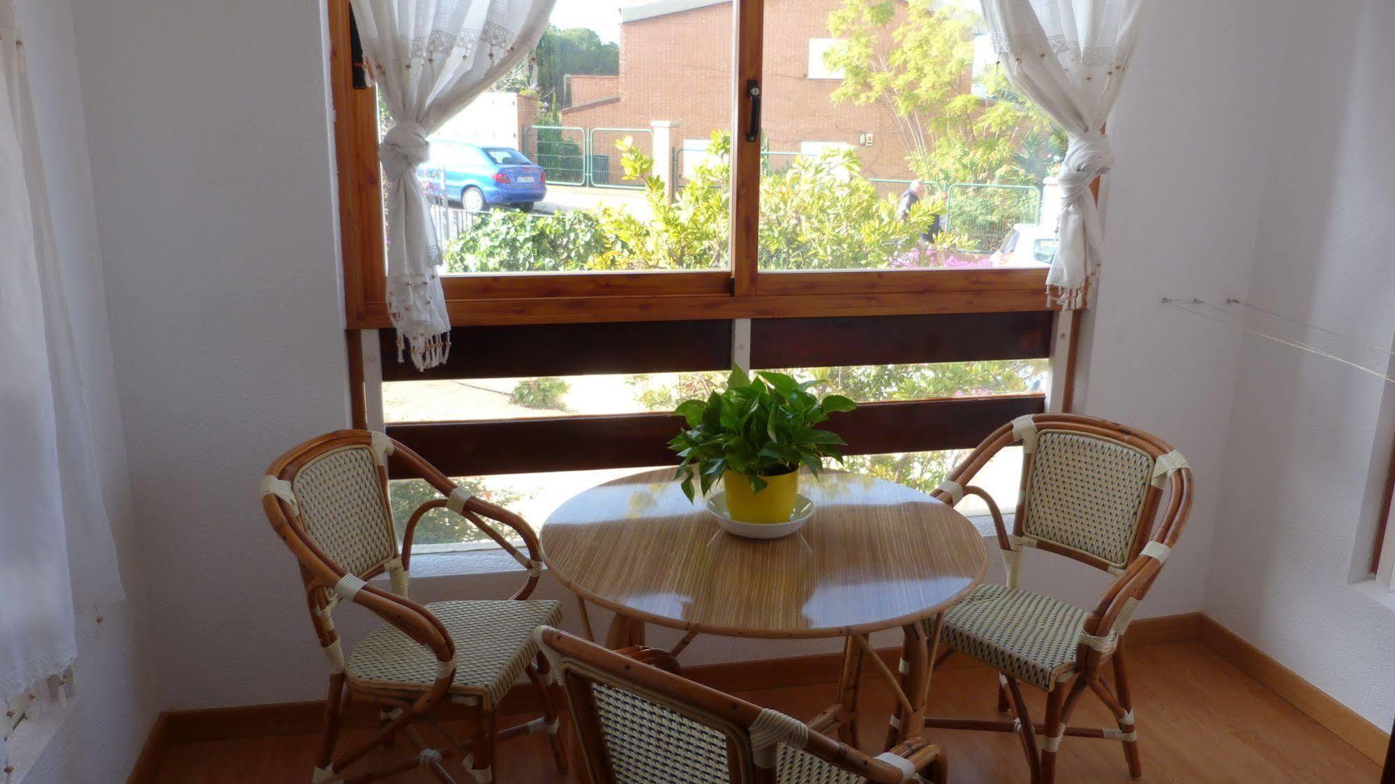 Albir-Beach Apartments アルビール エクステリア 写真