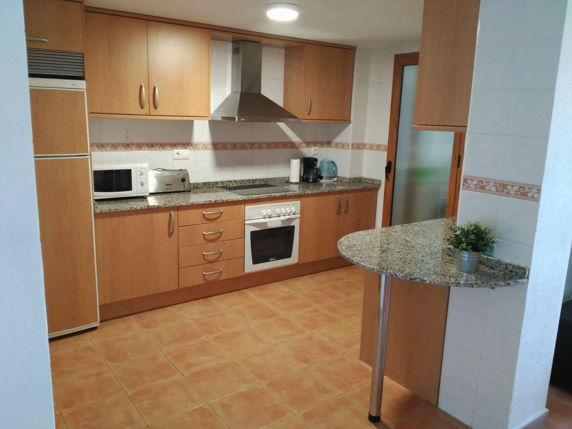 Albir-Beach Apartments アルビール エクステリア 写真